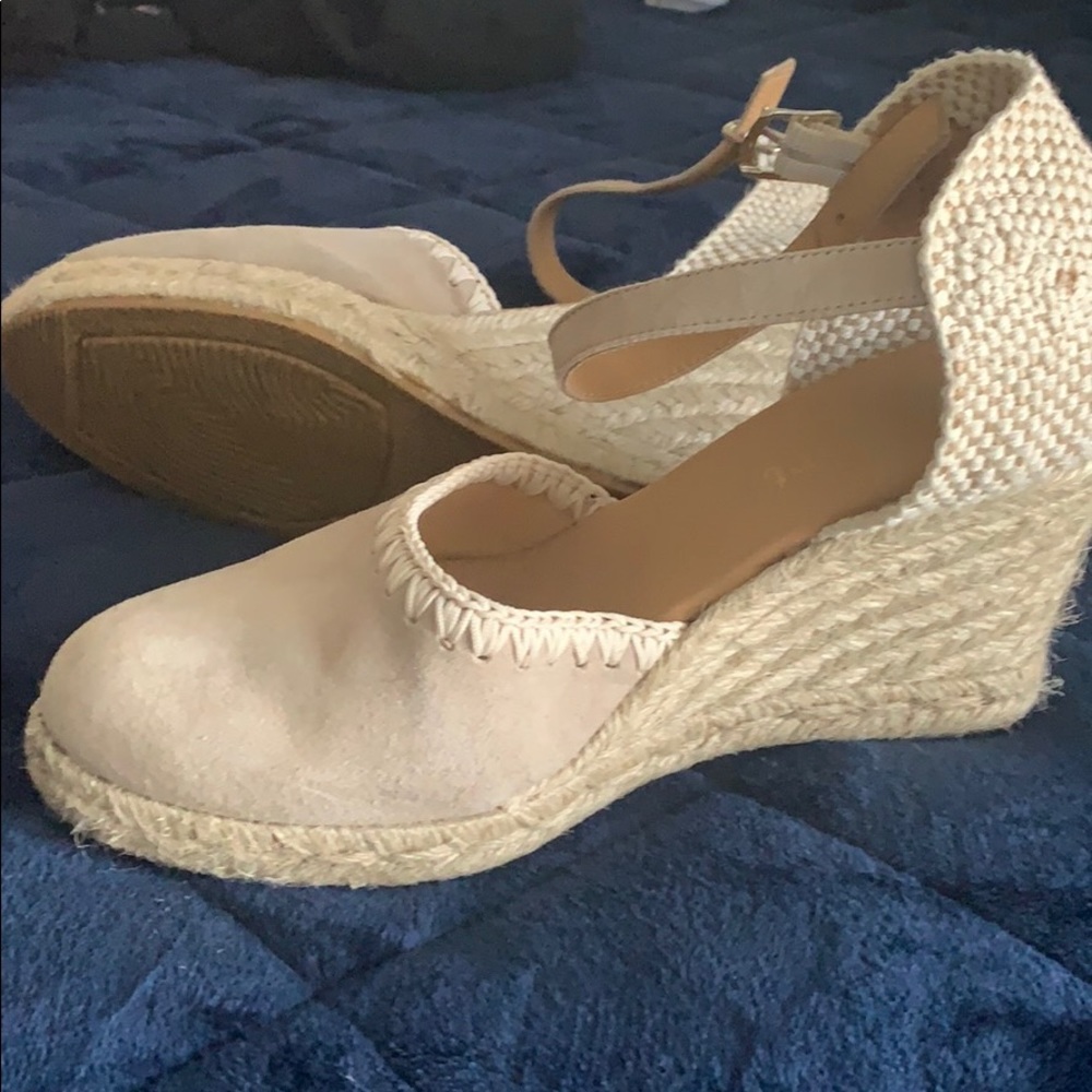 Light every day wear wedge